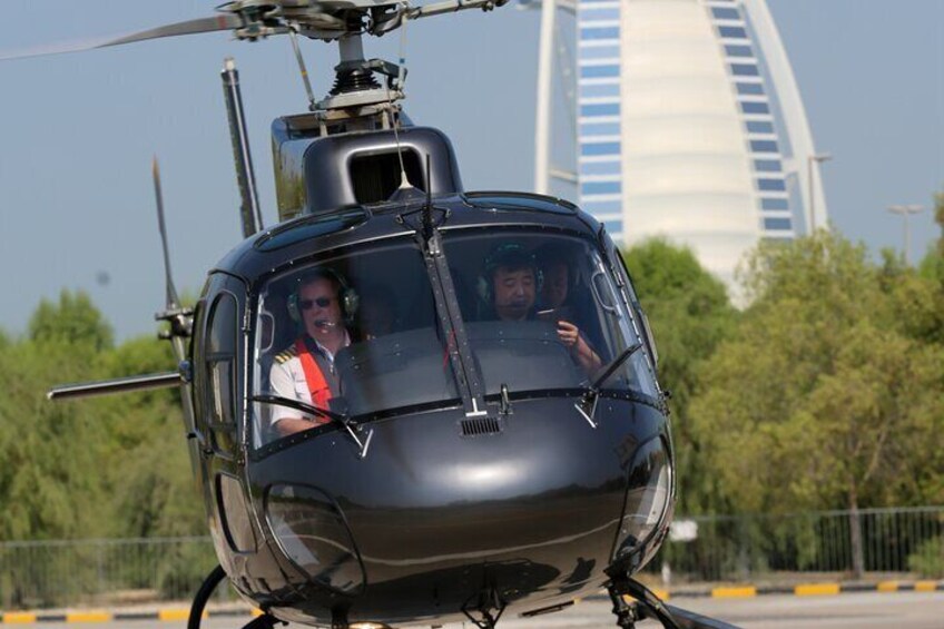Experience Dubai’s Skyline with Helicopter Tours & Transfers