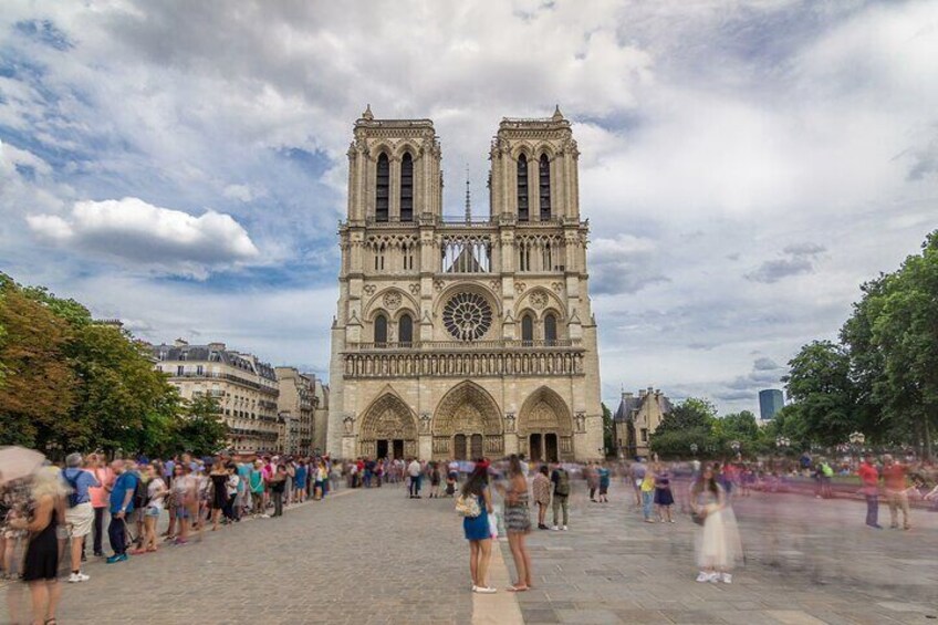 Notre Dame Cathedral Entry and Historic Walking Tour