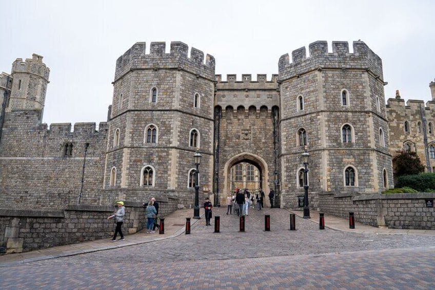 Stonehenge and Windsor Castle Private Luxury Tour from London