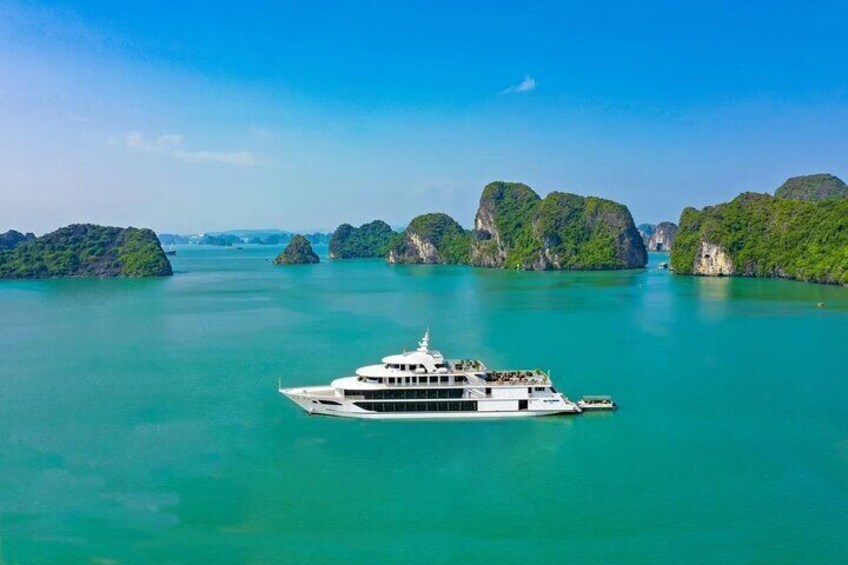 Halong Bay 5-Star Luxury Cruise with Fresh Premium Seafood Buffet