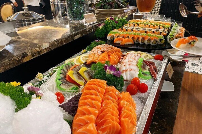 Halong Bay 5-Star Luxury Cruise with Fresh Premium Seafood Buffet
