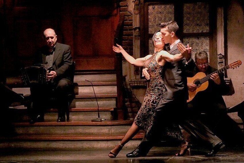 Aljibe G Dinner Tango and Folklore Show with Free Transfer