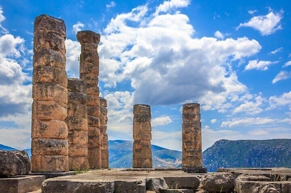 Private Luxury Tour: Delphi, Arachova & Hosios Loukas