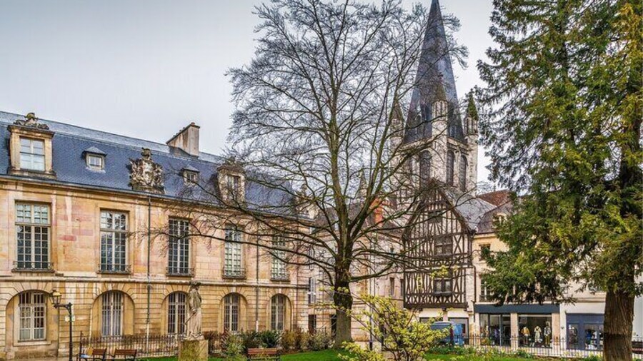 Dijon Scavenger Hunt and Highlights Self-Guided Tour