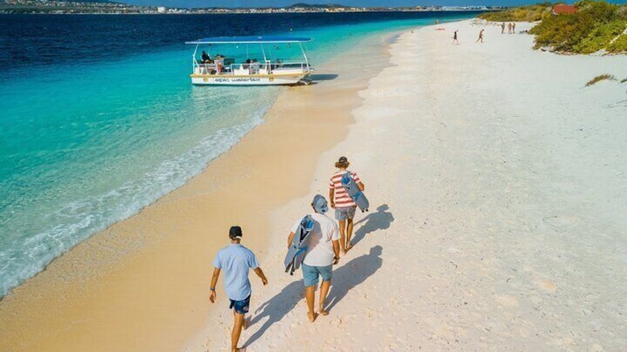 Watertaxi drop off and pick up point on No Name Beach, Klein Bonaire