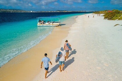 Watertaxi to Klein Bonaire on the No Name Beach