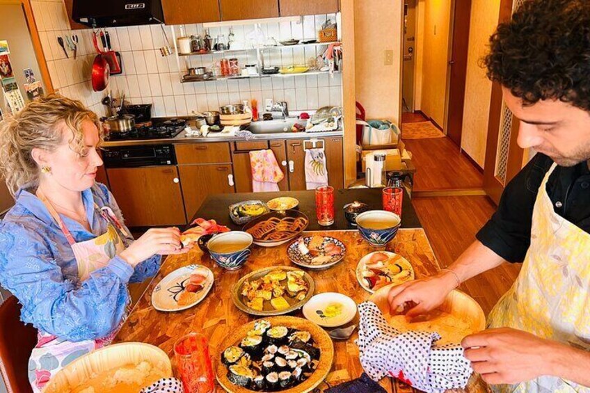 Authentic Vegetarian Sushi Cooking Class in Osaka