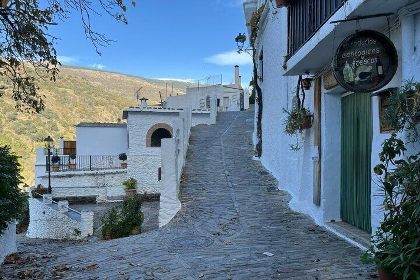Textiles and Tinaos: A Self-Guided Audio Tour of Pampaneira