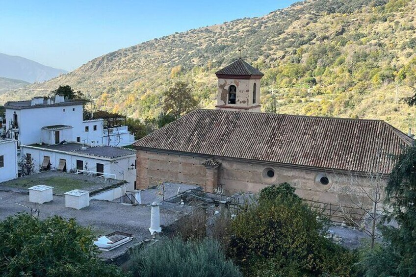 Textiles and Tinaos: A Self-Guided Audio Tour of Pampaneira