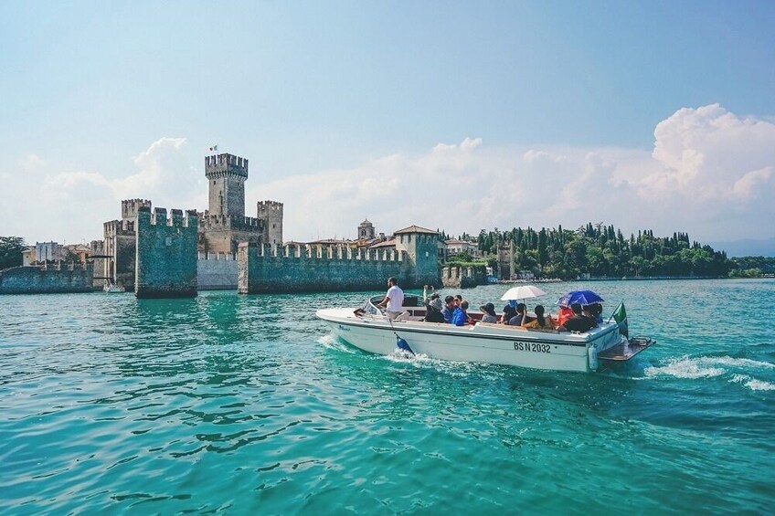 From Milan: Verona, Sirmione and Lake Garda with Exclusive Boat Cruise