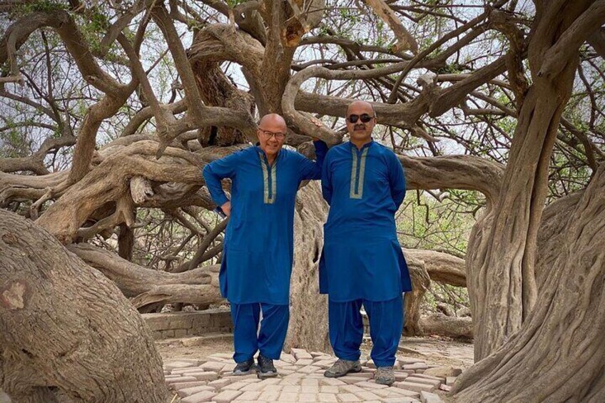 Harrapa Ancients and Hazrat Farid Shrine Guided Tour with Lunch