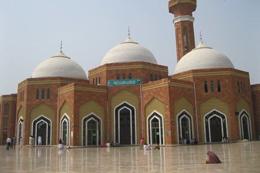 Harrapa Ancients and Hazrat Farid Shrine Guided Tour with Lunch