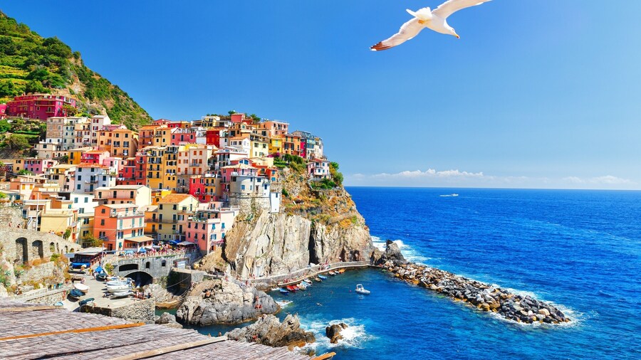From Milan, Cinque Terre with Portovenere and boat cruise