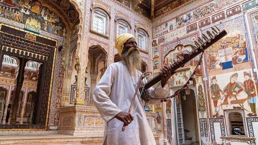 Musician at Nawalgarh Haveli