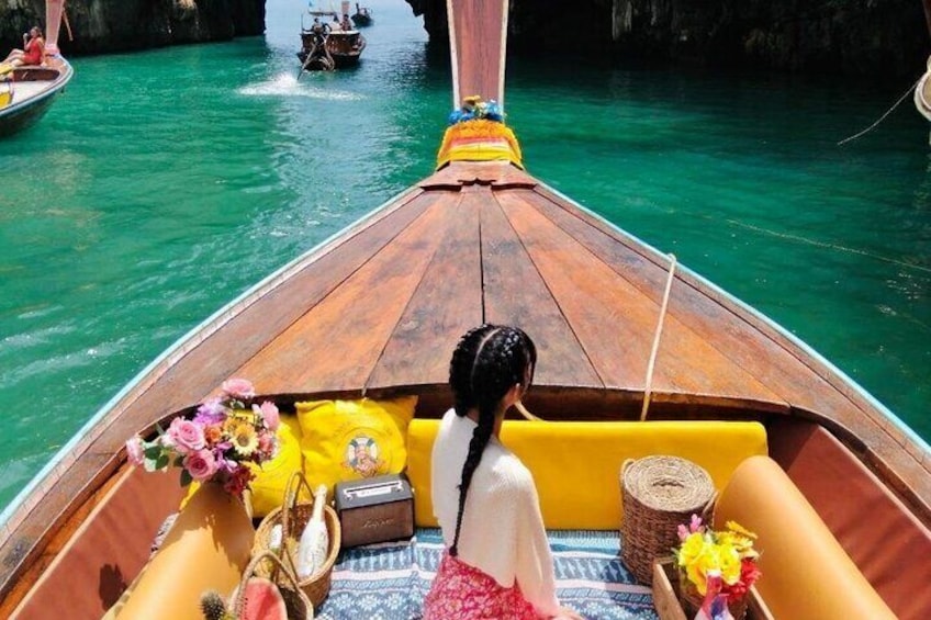 Private Luxury Longtail Boat Tour to Hong Island