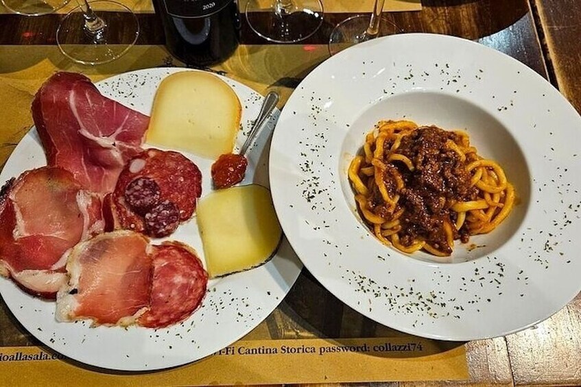 From Rome: Tuscany wines experience with lunch in Montepulciano