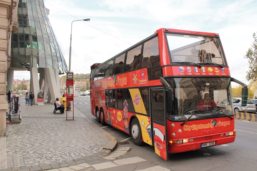 City Sightseeing Prague: Hop-On Hop-Off Bus + Castle Tour + River Cruise