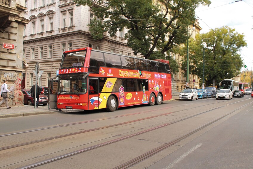 City Sightseeing Prague: Hop-On Hop-Off Bus + Castle Tour + River Cruise