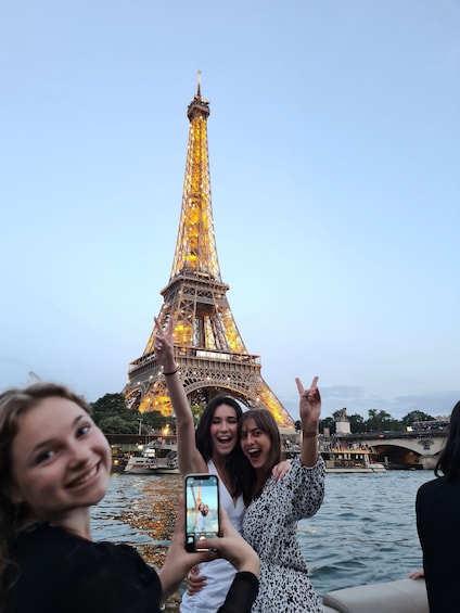 Picture 3 for Activity Paris: Private pontoon boat cruise on the Seine