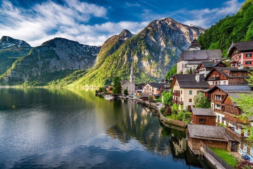 Private Day Trip from Salzburg to Mondsee and Hallstatt 