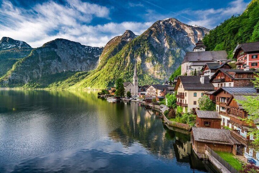 Private day trip from Salzburg to Mondsee and Hallstatt