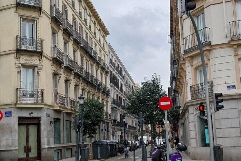 Elegant Salamanca and Chueca: A Self-Guided Tour in Madrid