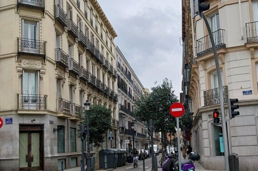 Elegant Salamanca and Chueca: A Self-Guided Tour in Madrid