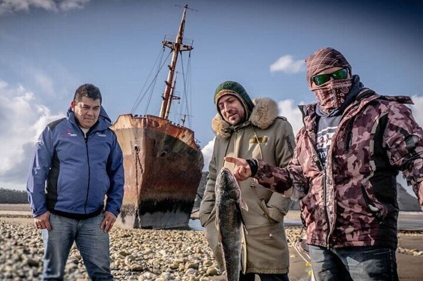 "Desdemona" stranded there in the early 1980s, giving it a dose of End of the World mystery, and as a sample of the past of shipwrecks and adventures