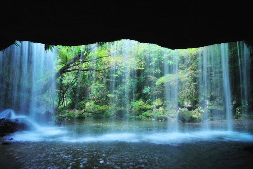 Nabegataki Falls ©熊本観光連盟