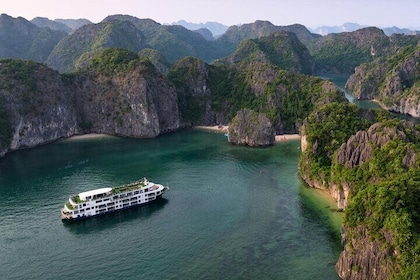 3-Day Luxury: Hanoi, Halong Bay Cruise, Lan Ha, Cat Ba Island