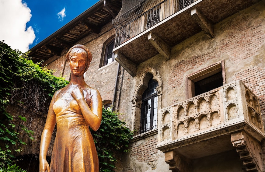 From Venice: Verona, Sirmione & Lake Garda with Boat Cruise