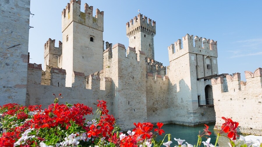 From Venice: Verona, Sirmione & Lake Garda with Boat Cruise
