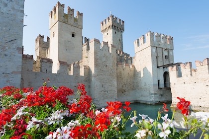 From Venice: Verona, Sirmione & Lake Garda with Boat Cruise