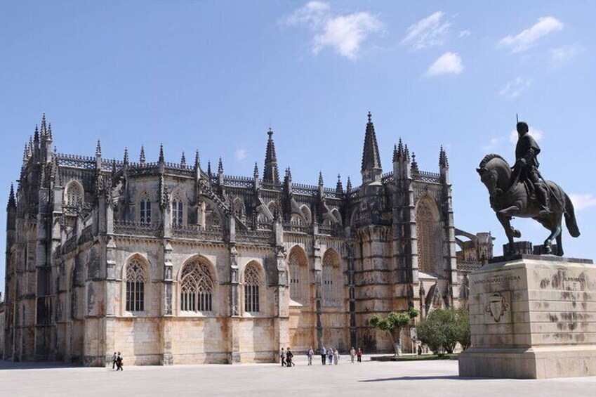 Full Day Portugal History Tour to Tomar, Batalha and Óbidos