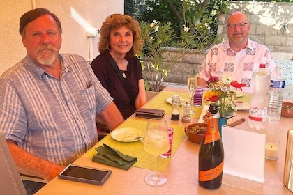 Traditionel schweizisk middag: Cheese Fondue, tilskud og desserter