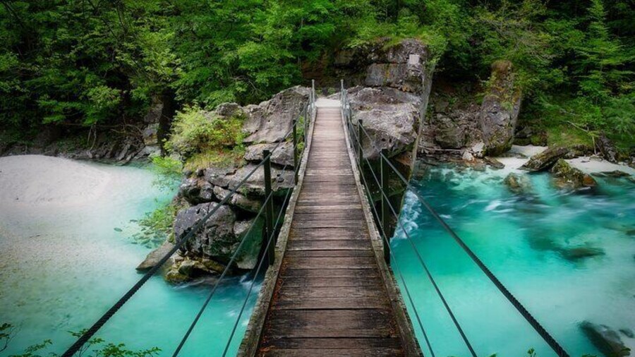 Emerald River Soča Guided Tour from Ljubljana