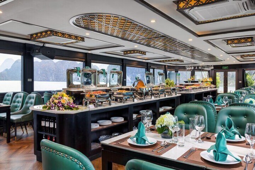 luxury Restaurant in Cruise