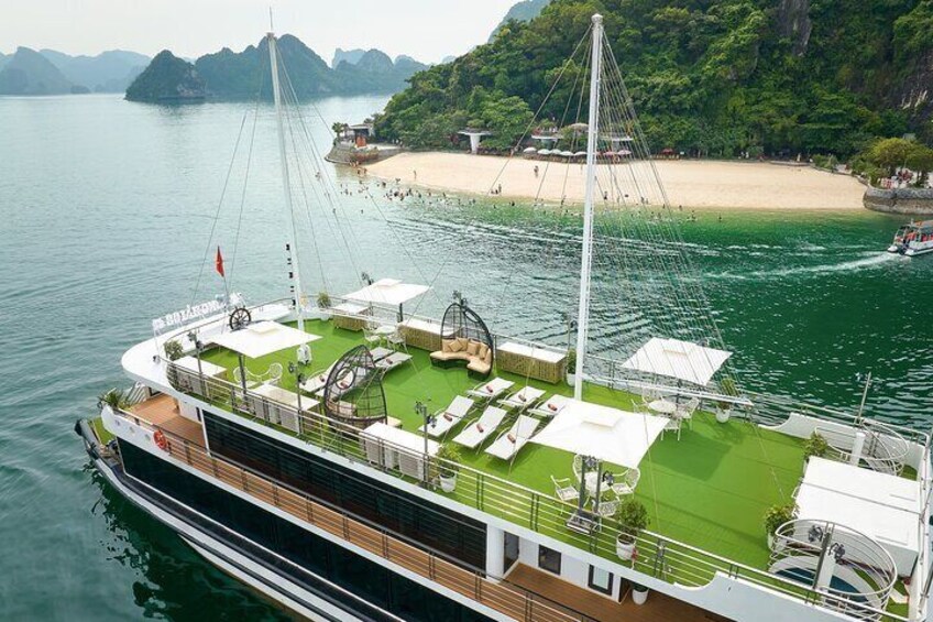 Halong Bay Luxury 5-star Cruise 