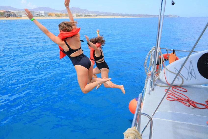 Shared Snorkeling Catamaran with Open Bar & Music - Los Cabos