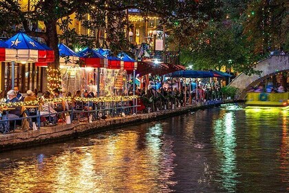 San Antonio Night Riverwalk Tour with Tower of Americas