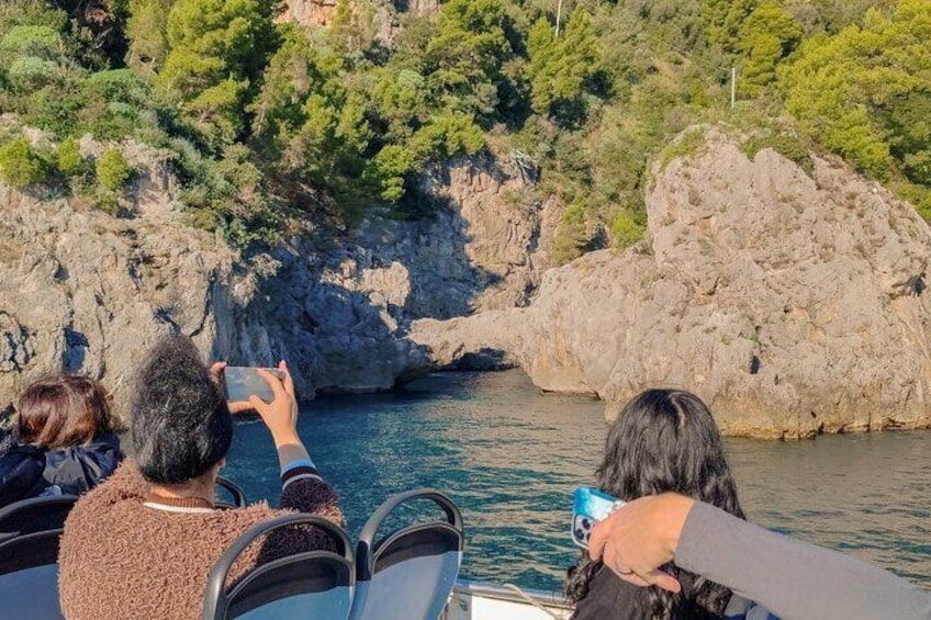 Coastal tour with visit to the Emerald Grotto from Amalfi