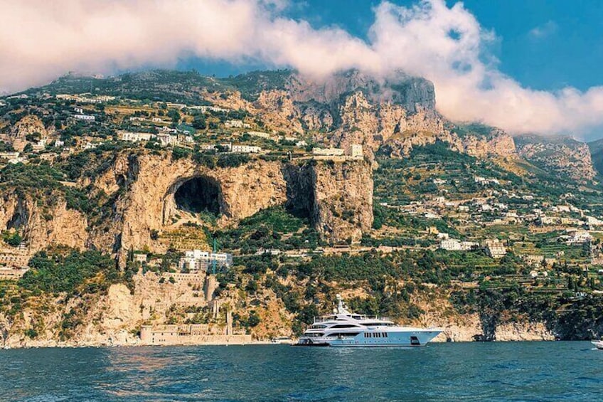 Coastal tour with visit to the Emerald Grotto from Amalfi