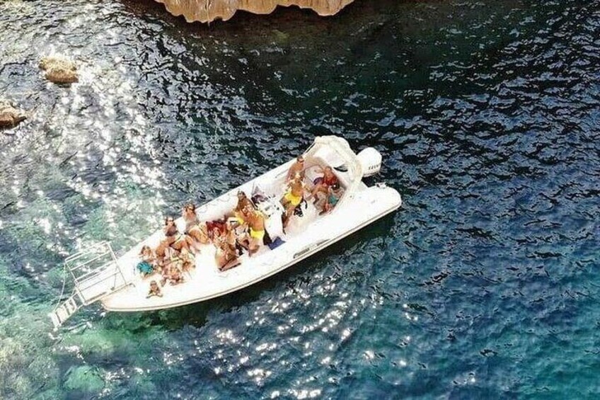 Boat Tour of Cala Luna and Cala Mariolu with Skipper