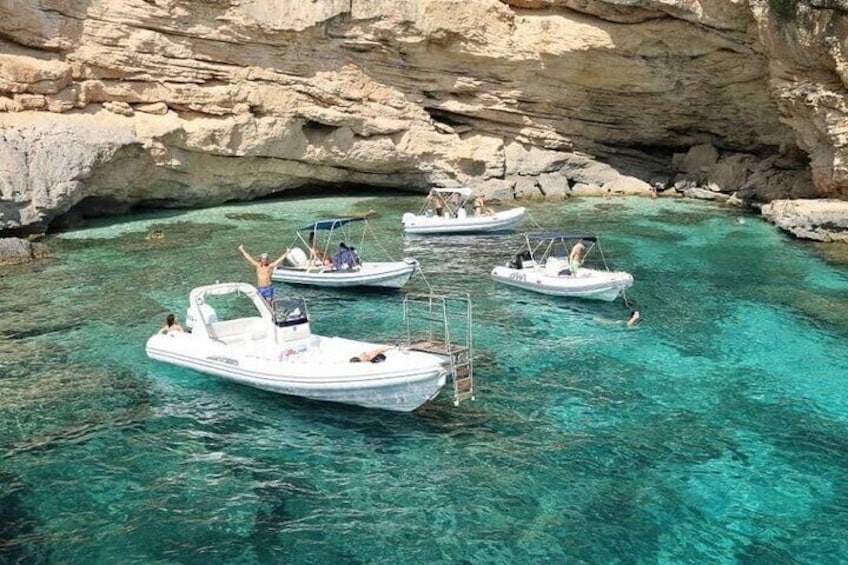 Boat Tour of Cala Luna and Cala Mariolu with Skipper