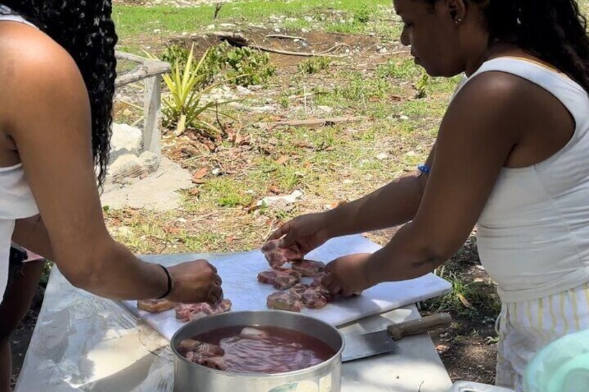 Authentic Jamaican Cooking Experience in the Mountain