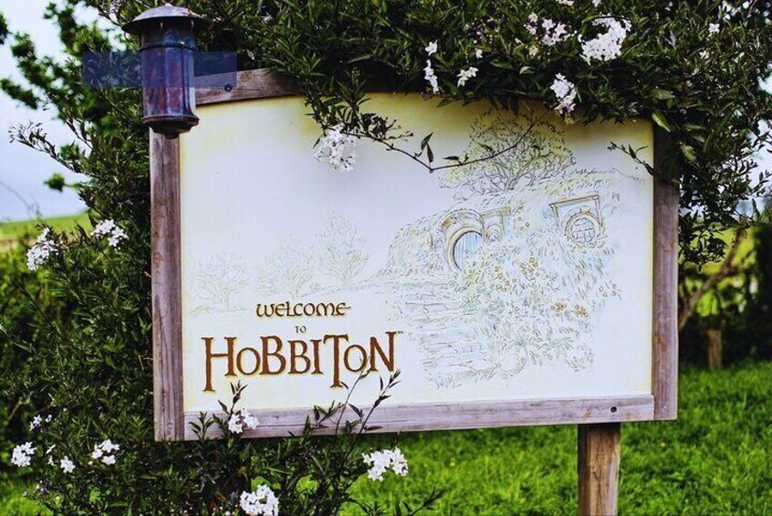 Hobbiton Movie Set