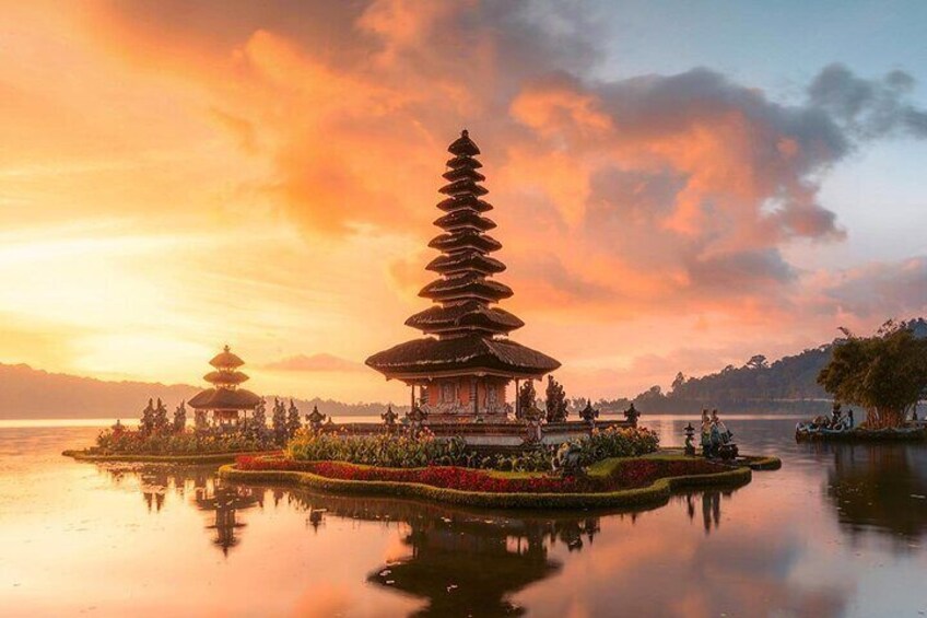 North Bali Charm Ulun Danu Iconic Gate Rice Terrace Tanah Lot