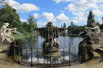 Self-Guided Tour of Kensington and Hyde Park Using a Mobile App