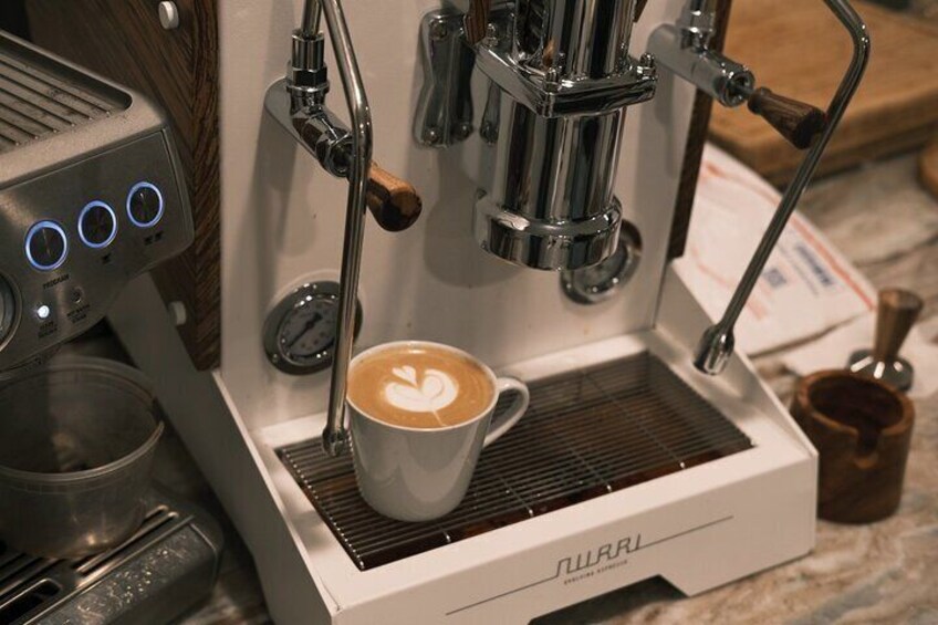 Latte Art Teaching with the Powerful Nurri Espresso