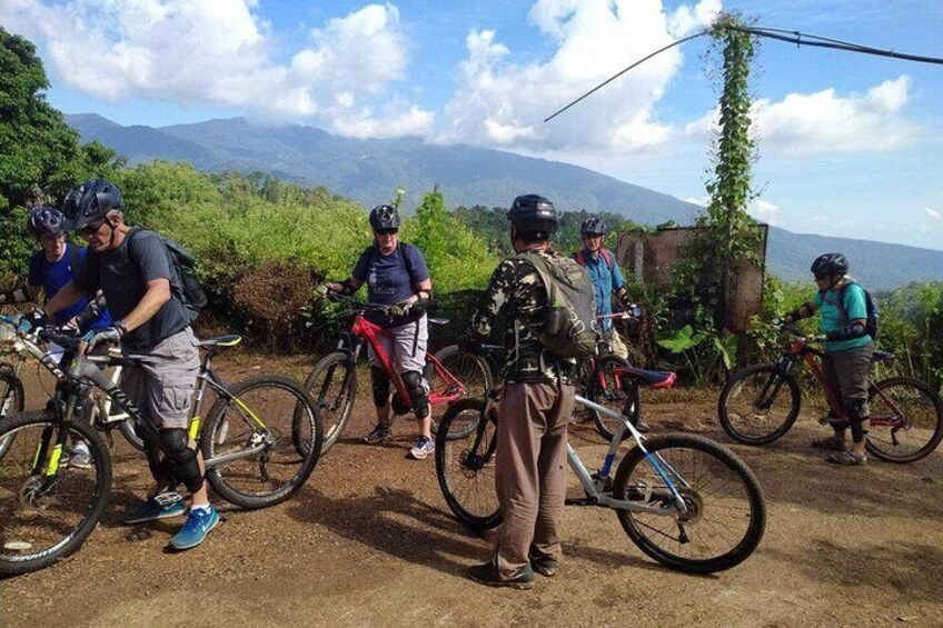 5 Hours Chiang Mai Hike & Bike to Takkatan and Obkhan National Park